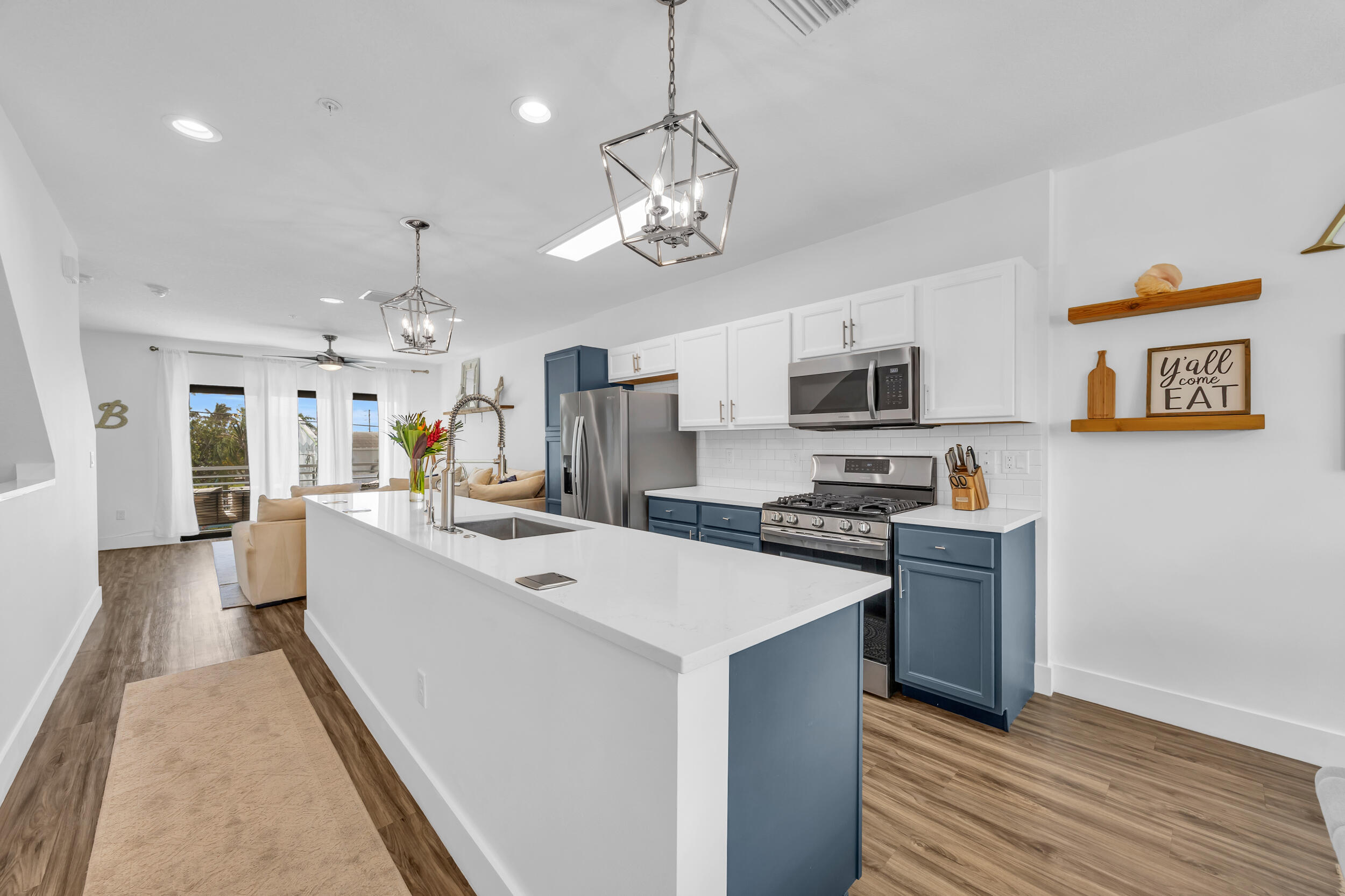 WEST VILLAGE ARTIST LOFT - Residential