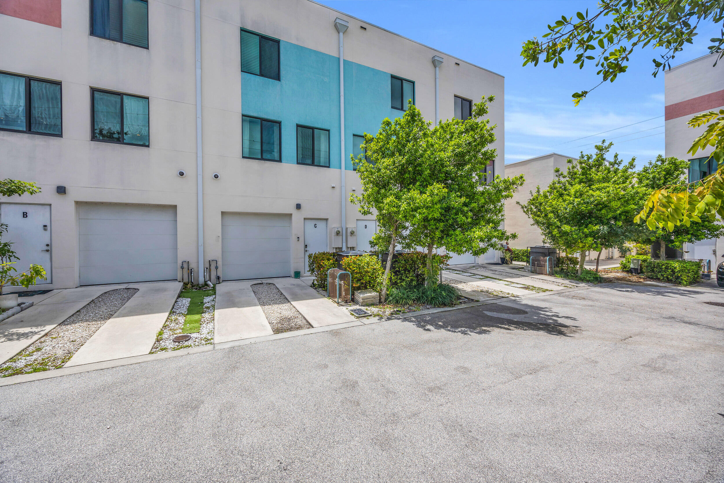 WEST VILLAGE ARTIST LOFT - Residential