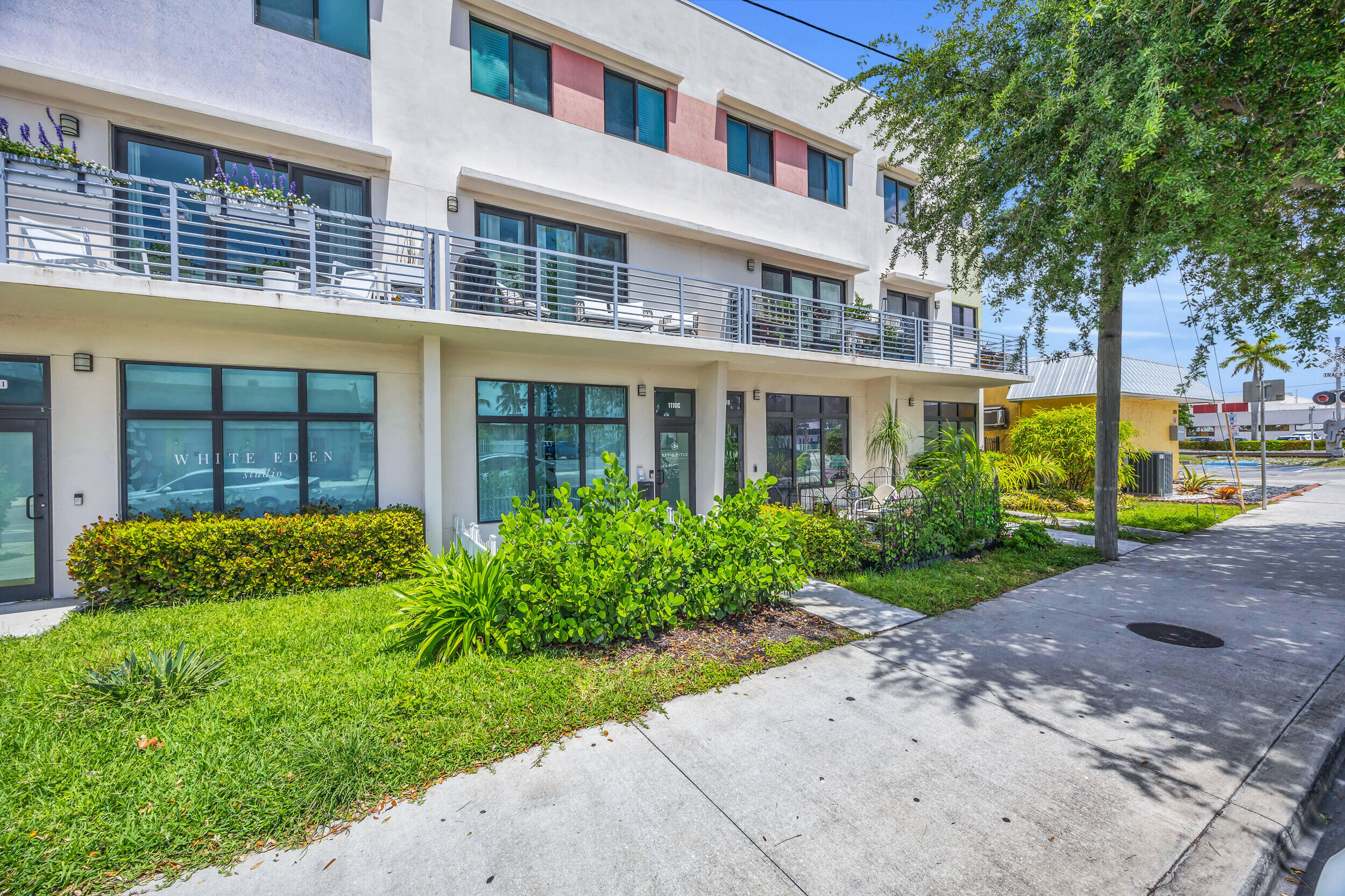 WEST VILLAGE ARTIST LOFT - Residential
