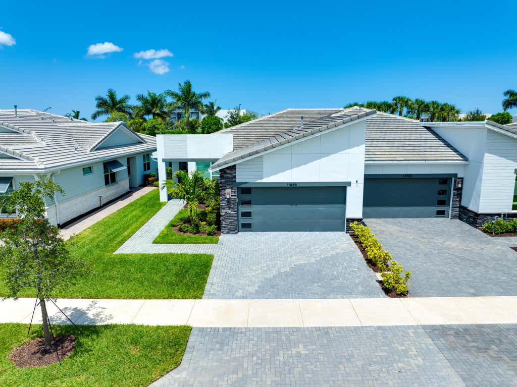 Photo of 11695 SW Viridian Boulevard, Port Saint Lucie, FL 34987 (MLS # R11100733)