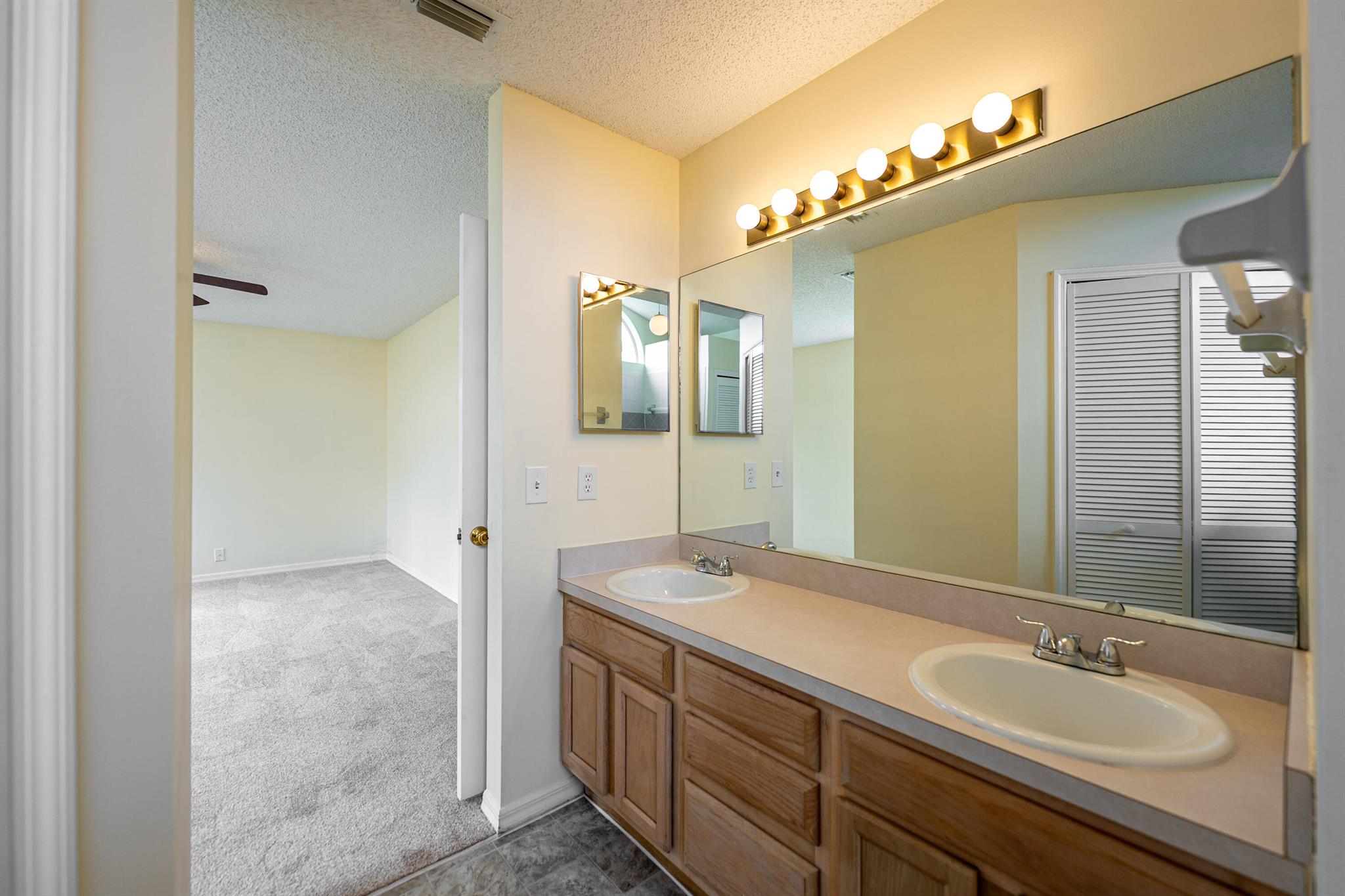 SEBASTIAN HIGHLANDS UNIT - Residential