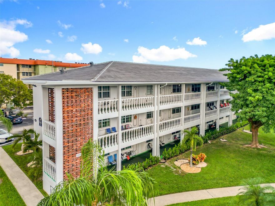 Look no further! Conveniently located east of US1 & minutes from the beach, this charming 1BD|1BA gem offers
the lifestyle you’ve been searching for. Making your way into the community, you’ll be greeted by immaculate
landscaping & amenities. Key features include a vibrant kitchen complemented by BRAND NEW SS appliances, desirable 3rd floor views, freshly painted interior, spacious bedroom with a large closet, new blinds, separate storage locker, elevator access, & more. Enjoy the SAVINGS of having your rent include INTERNET, CABLE, WATER, & TRASH! Close to Lauderdale by the Sea, beaches, shops, restaurants, & main highways. Schedule a showing today! Association requires 650+ credit. NO pets allowed. Unit comes with 1 assigned parking space