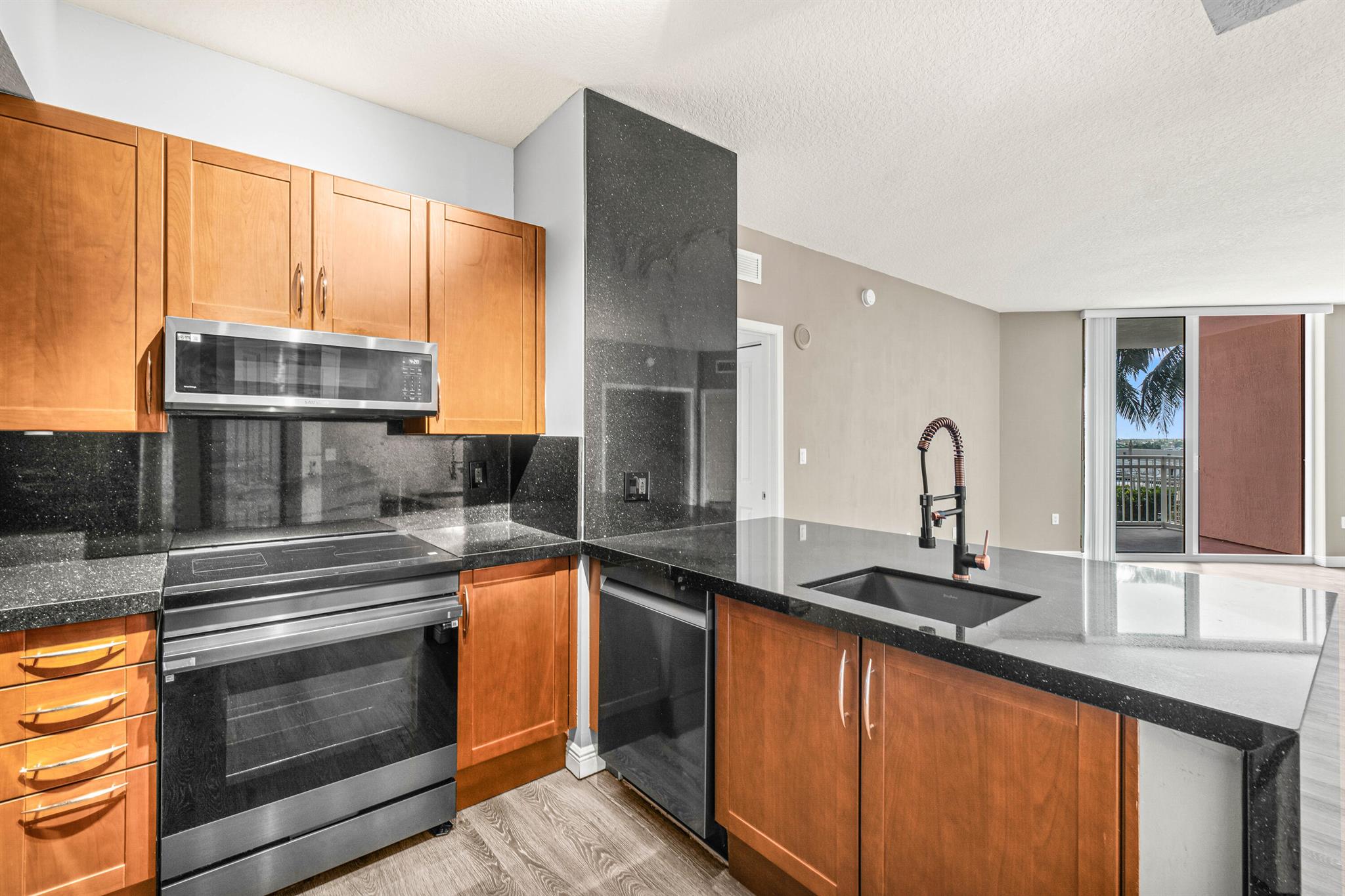 350 N Federal Highway 609