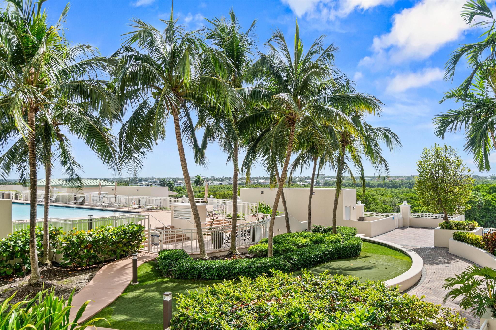 View photos, virtual tours, details... 350 N Federal Highway 609