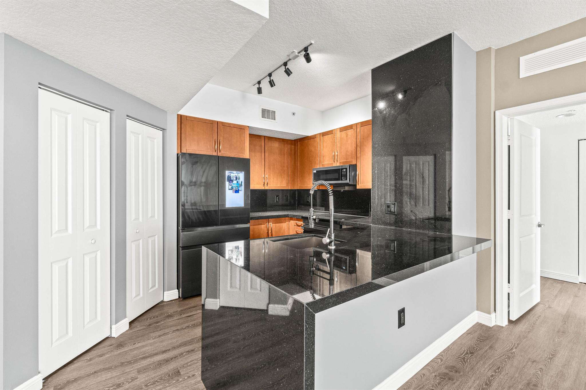 350 N Federal Highway 609