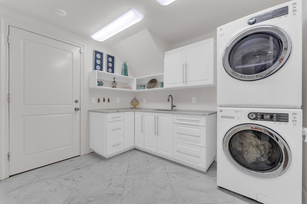 ESTATES III THE - Residential