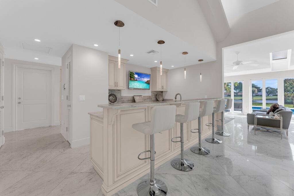 ESTATES III THE - Residential