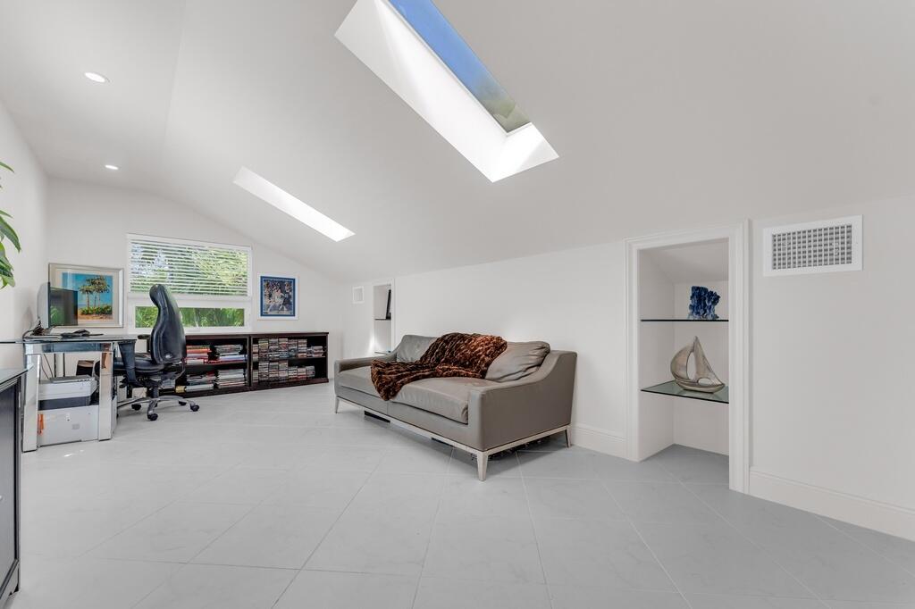 ESTATES III THE - Residential