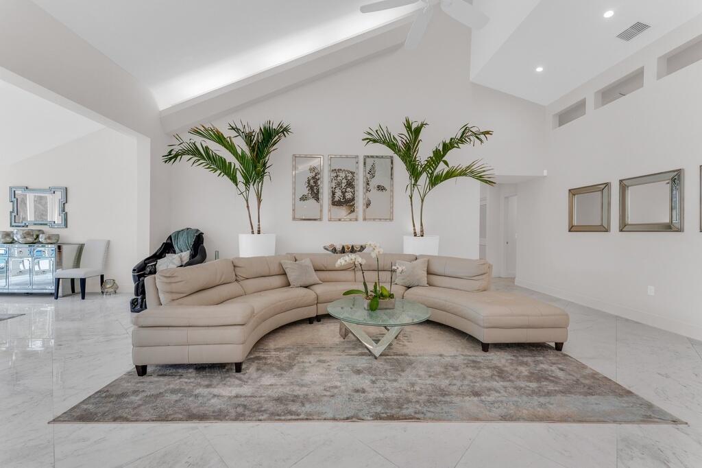 ESTATES III THE - Residential