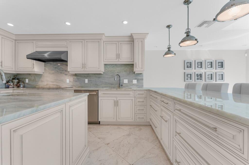 ESTATES III THE - Residential