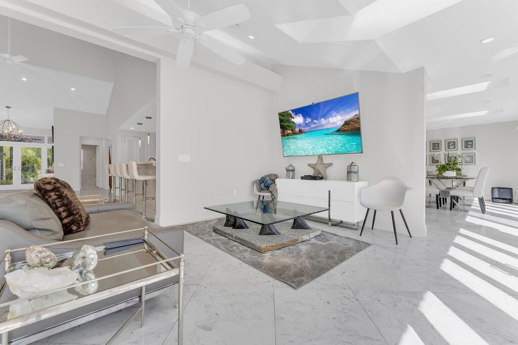 ESTATES III THE - Residential