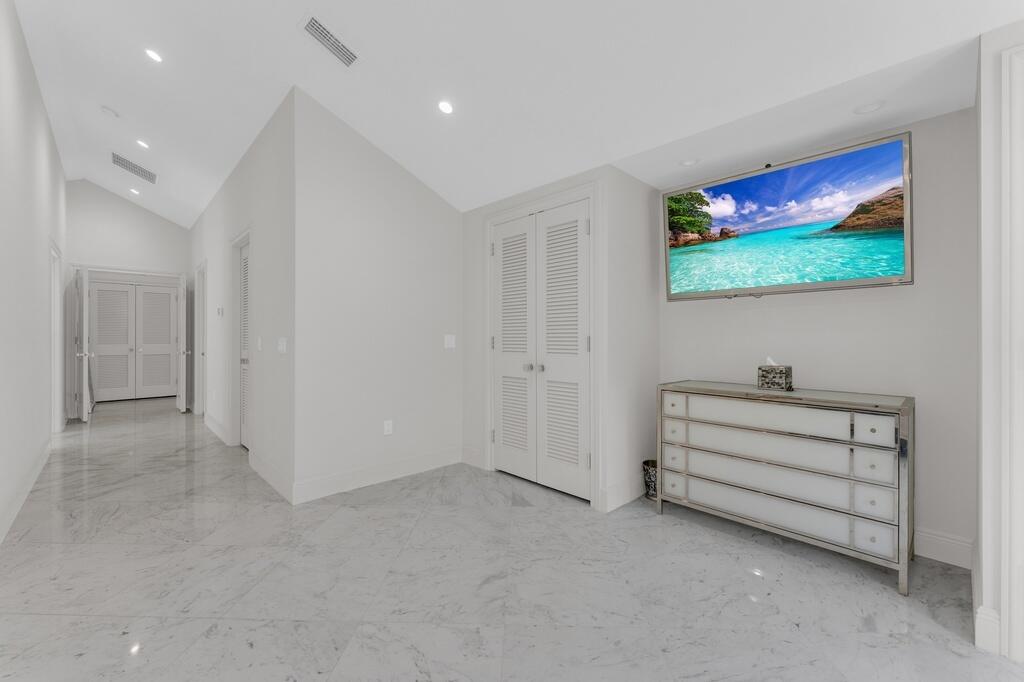 ESTATES III THE - Residential