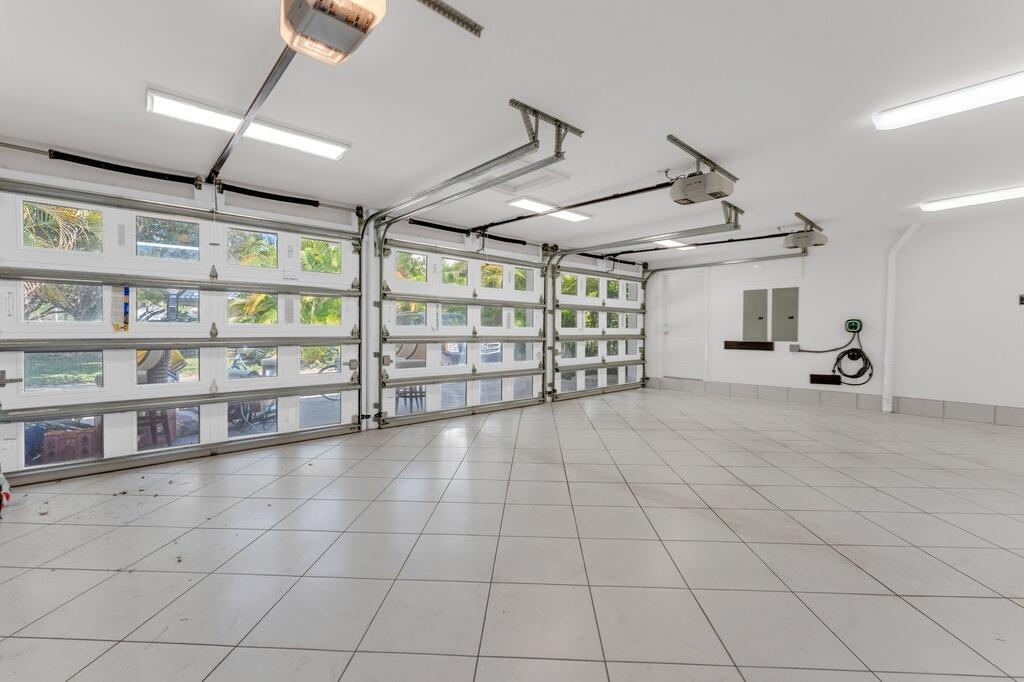 ESTATES III THE - Residential