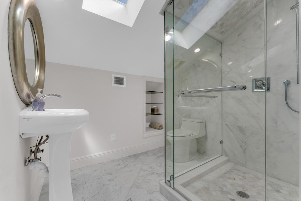 ESTATES III THE - Residential