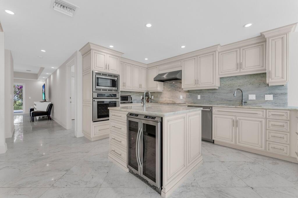 ESTATES III THE - Residential