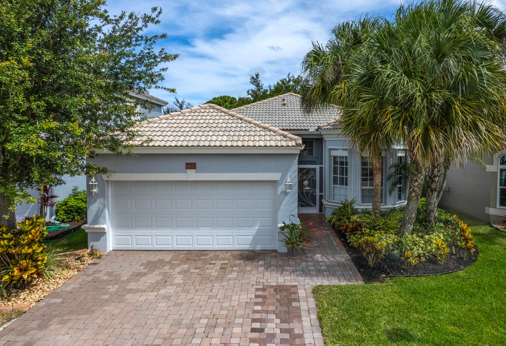 Photo of 3785 NW Deer Oak Drive, Jensen Beach, FL 34957 (MLS # B26039734)