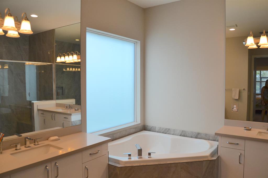 Valencia Bay - Residential