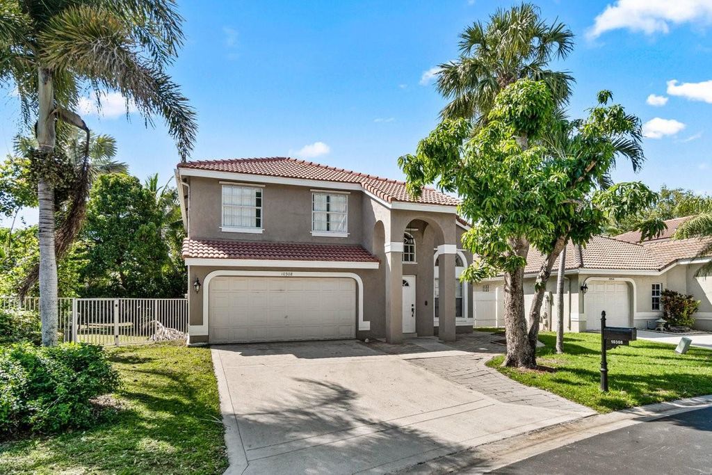 Photo of 10308 SE Brookville Lane, Boca Raton, FL 33428 (MLS # F10492360)