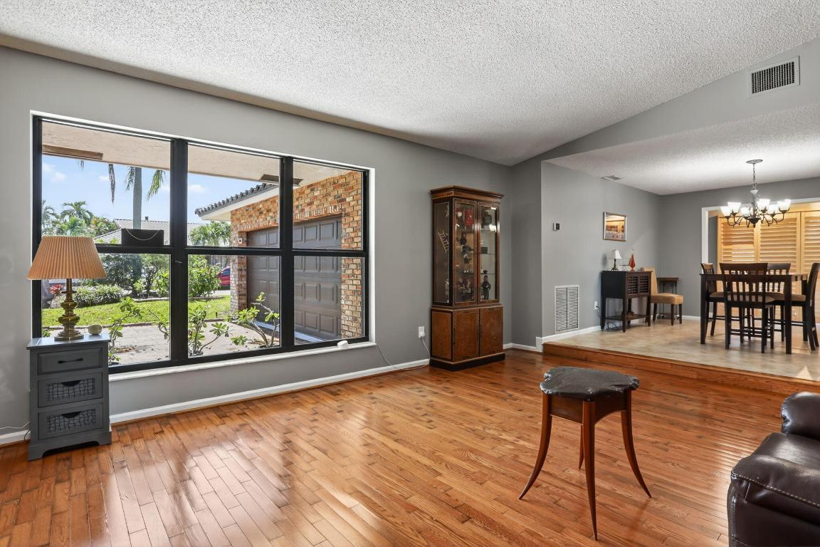 CYPRESS RUN - Residential