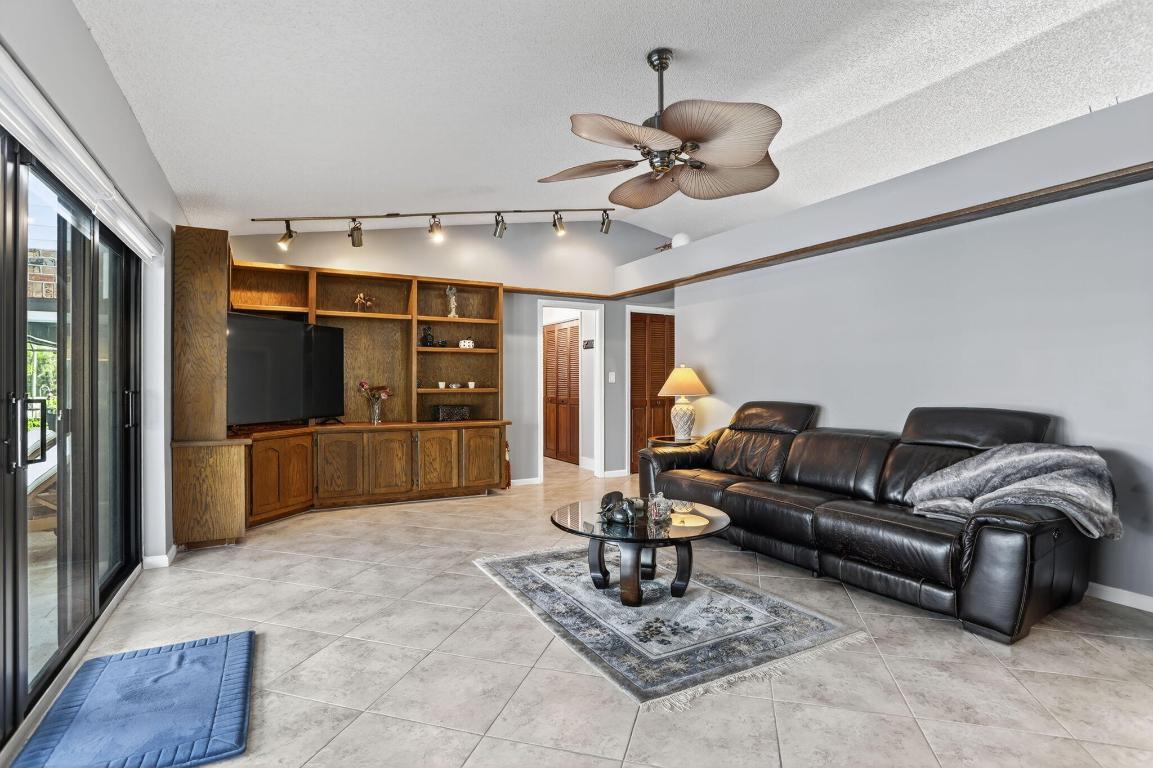 CYPRESS RUN - Residential