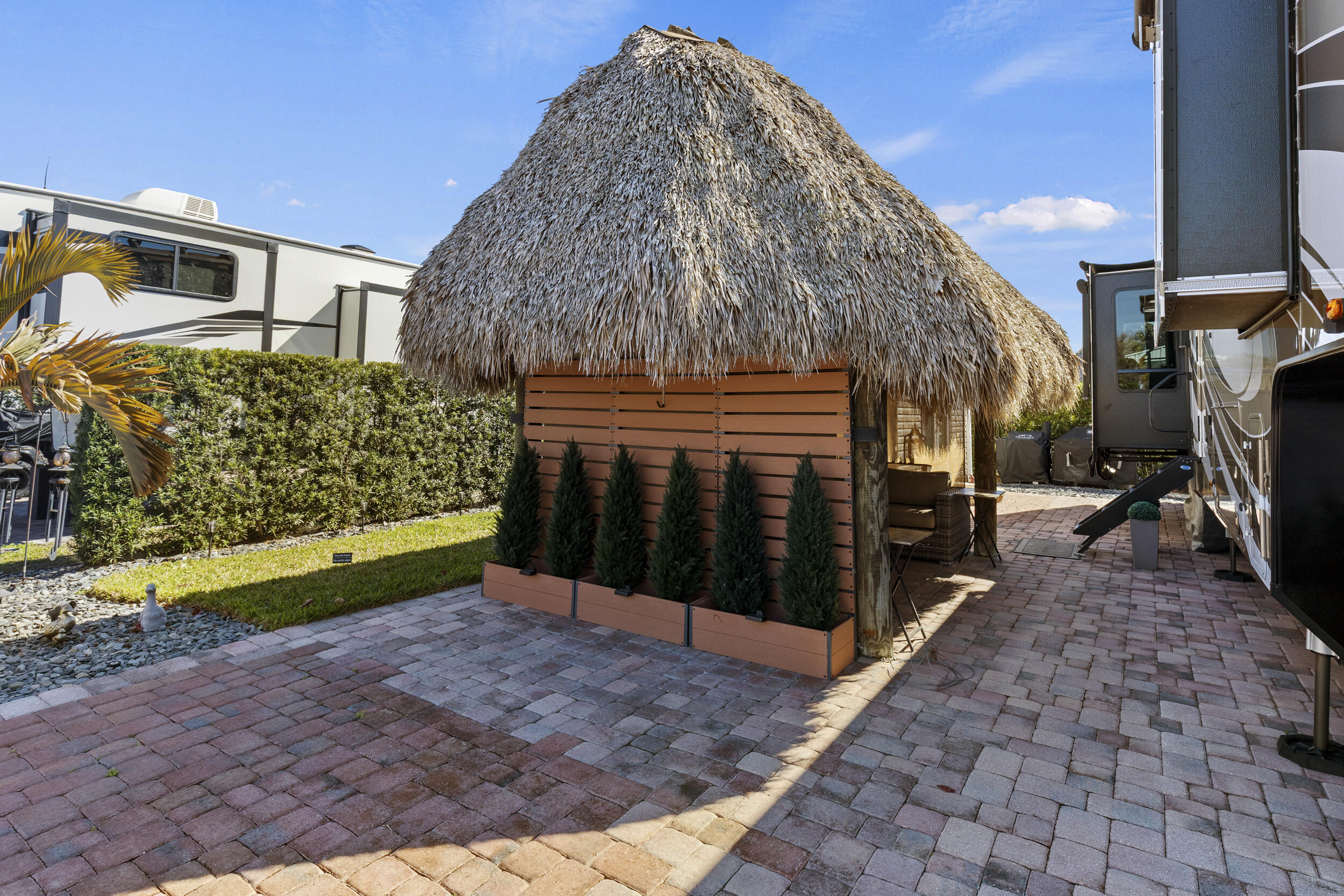 SILVER PALMS RV VILLAGE - Land