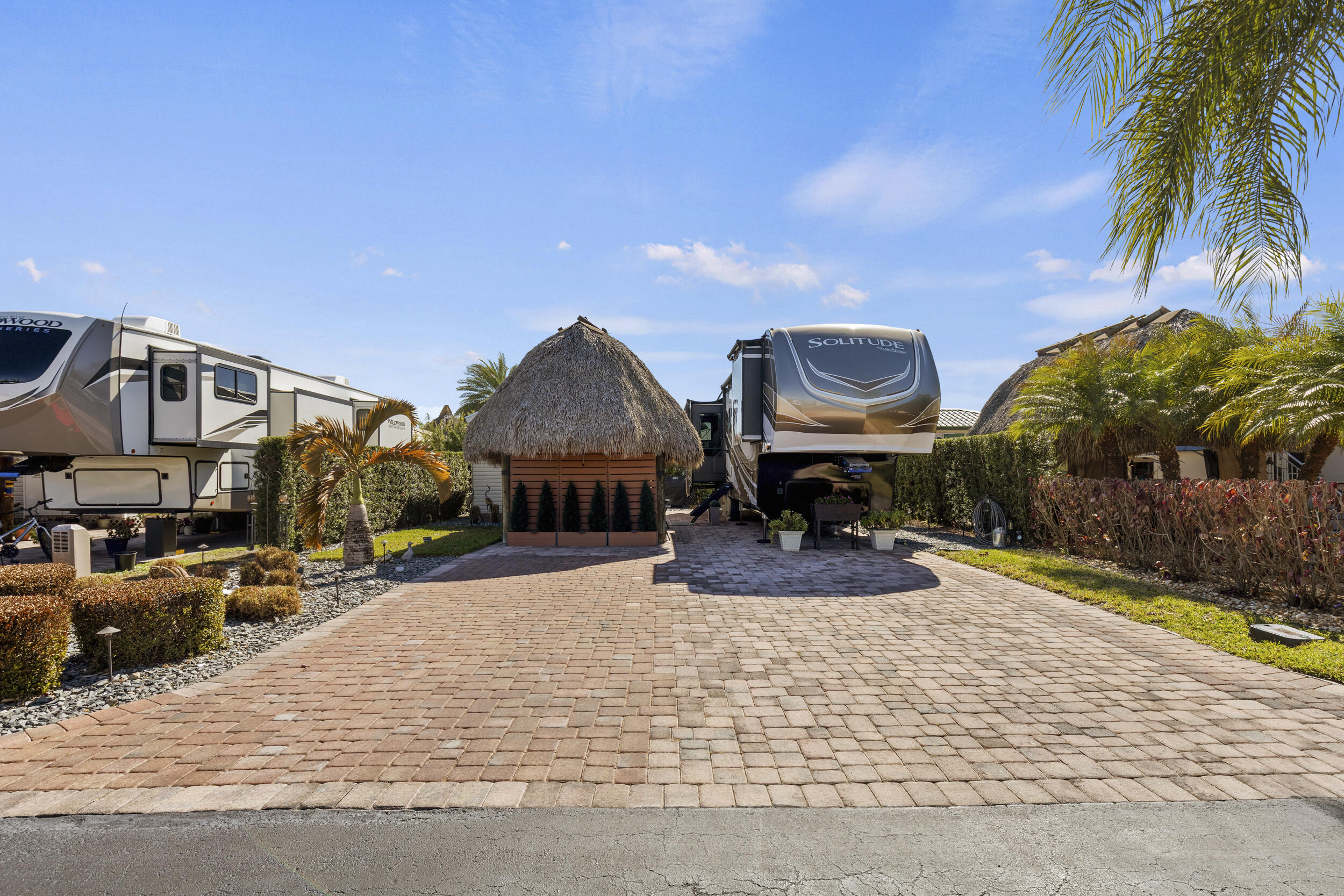 SILVER PALMS RV VILLAGE - Land