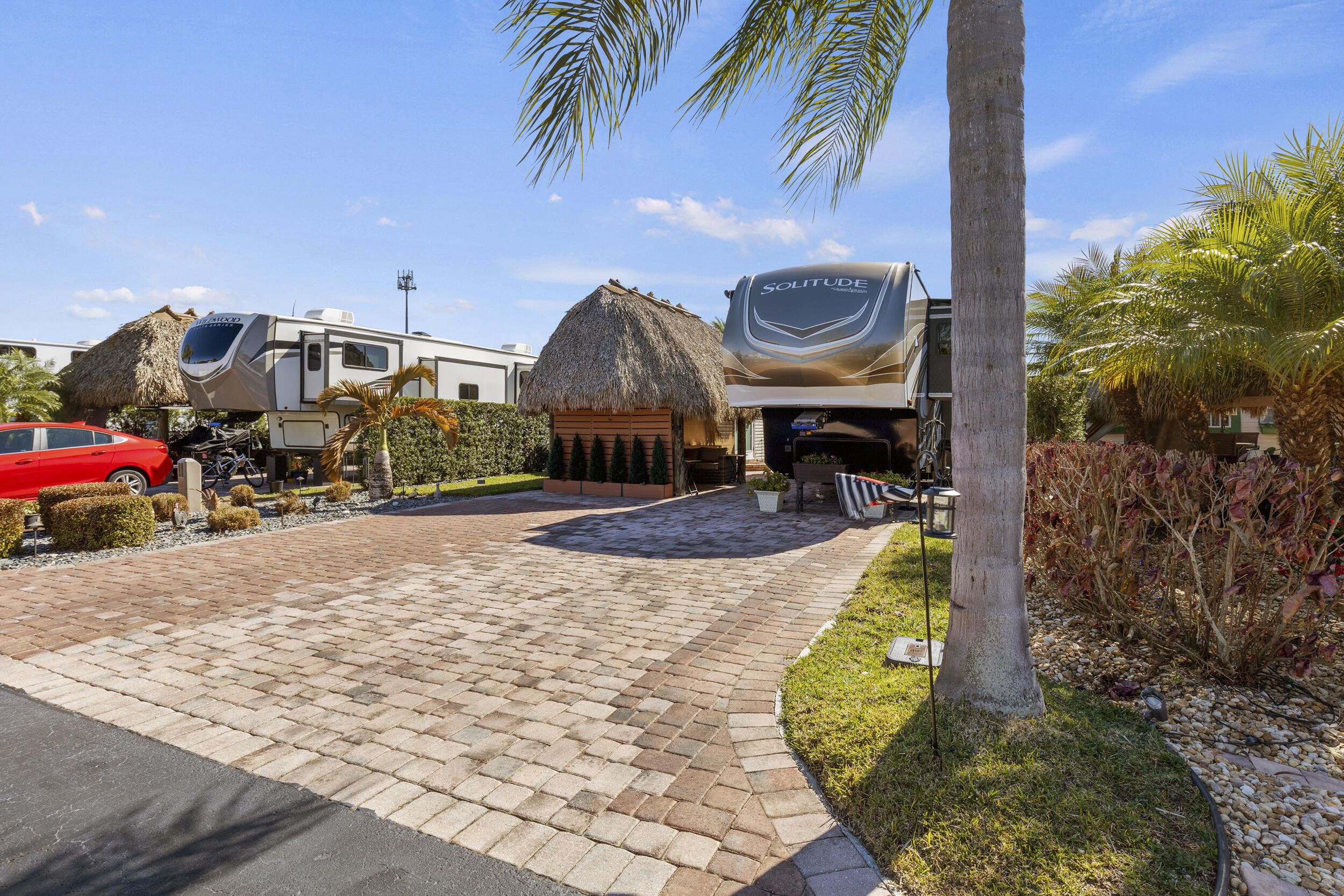 SILVER PALMS RV VILLAGE - Land