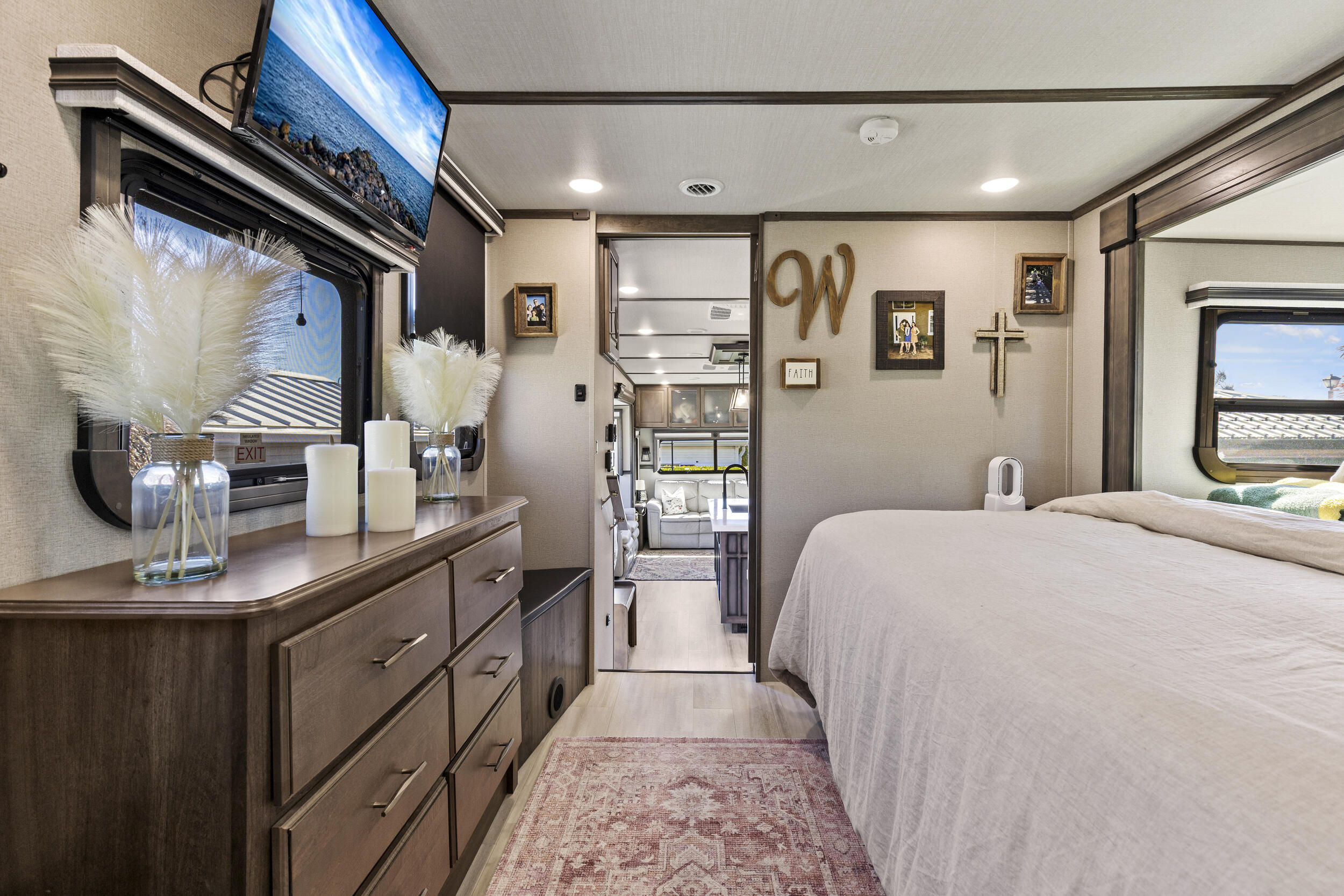 SILVER PALMS RV VILLAGE - Land