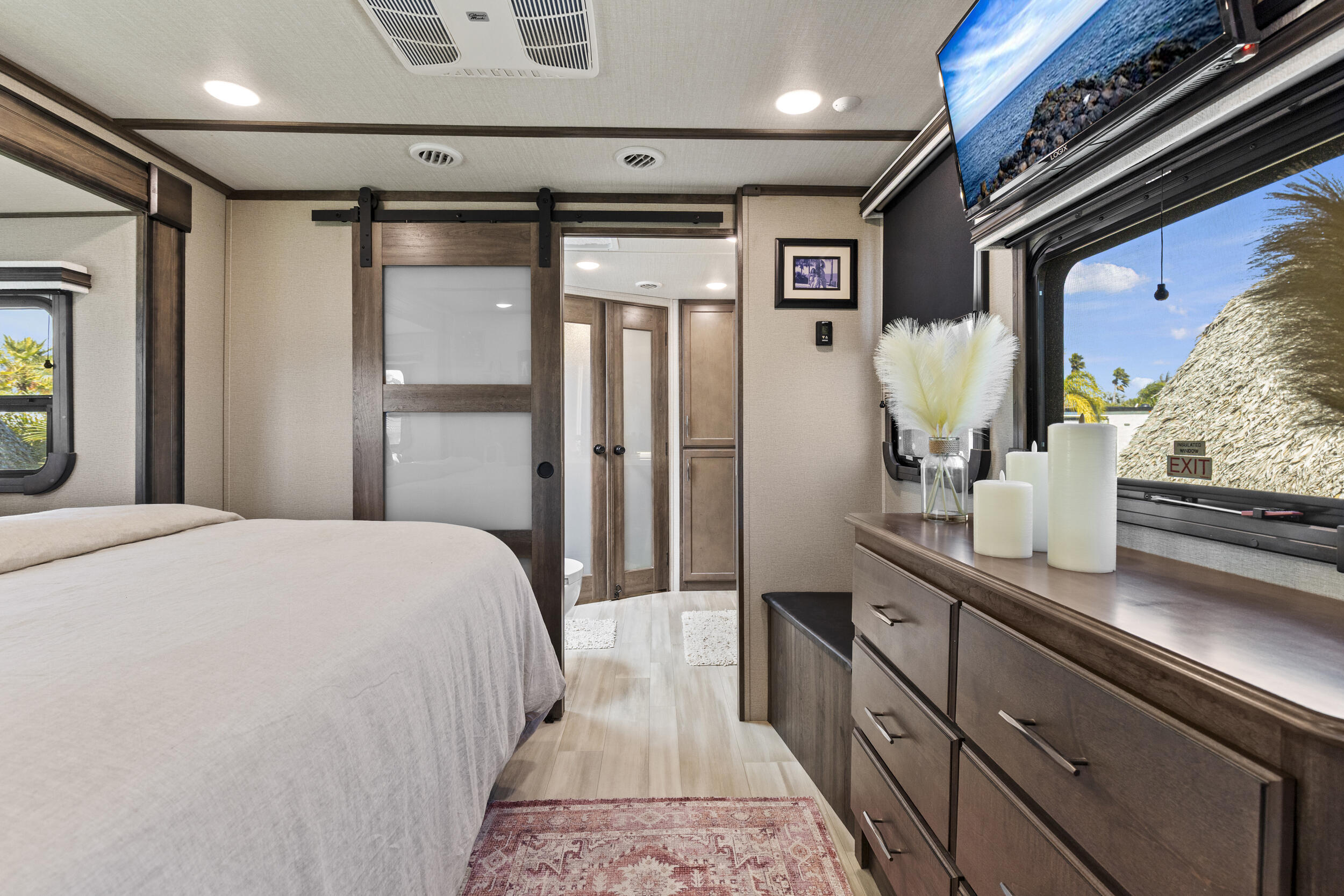 SILVER PALMS RV VILLAGE - Land