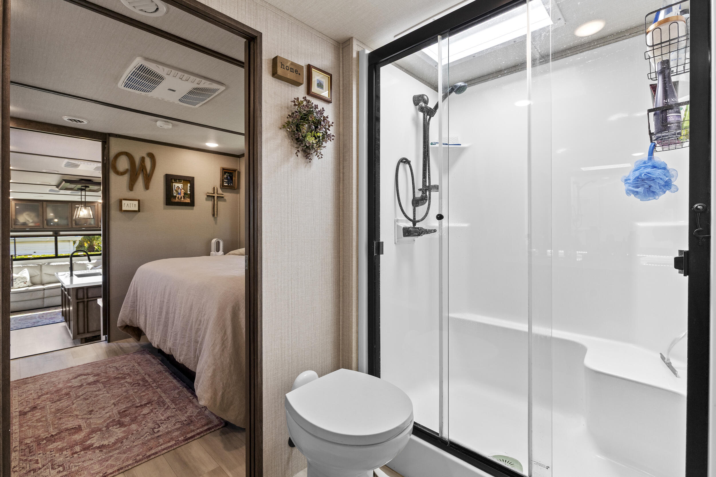 SILVER PALMS RV VILLAGE - Land