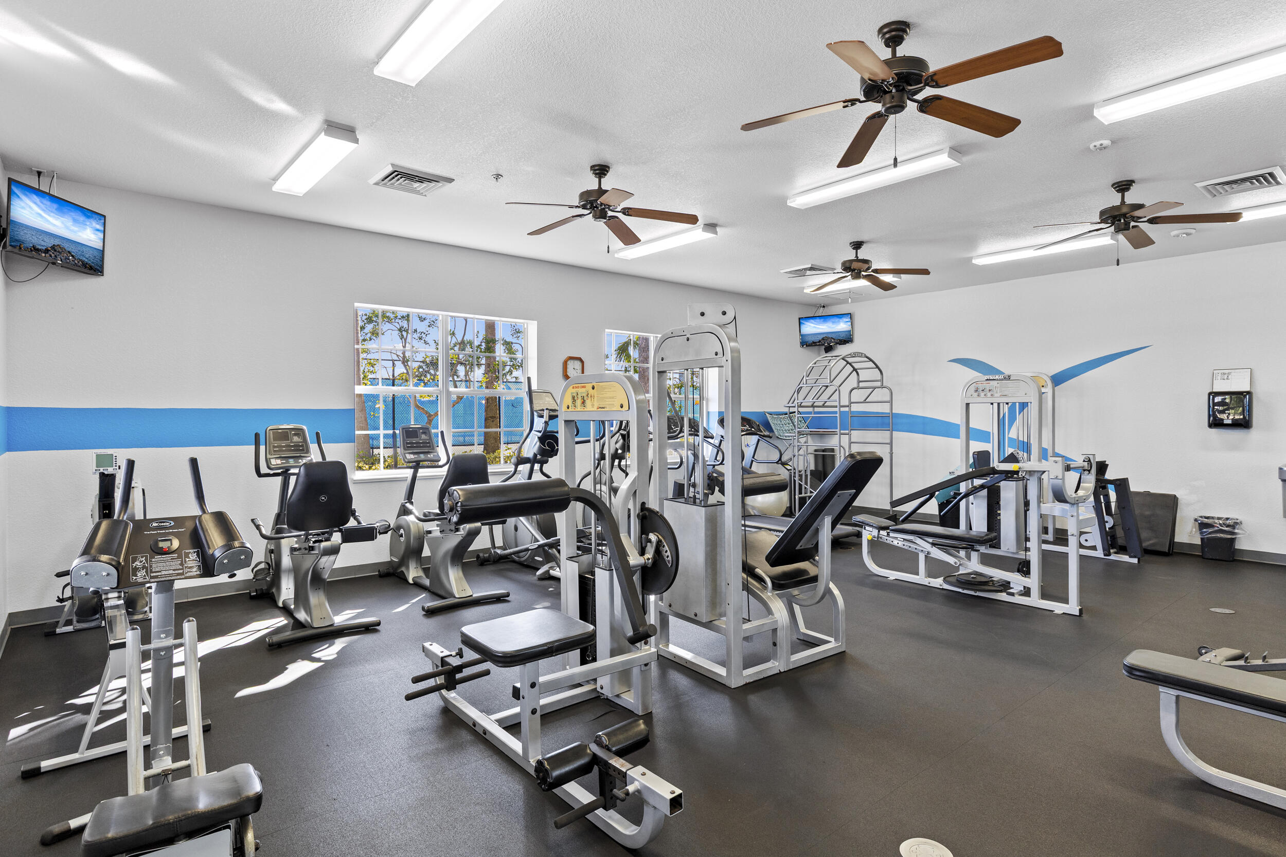 SILVER PALMS RV VILLAGE - Land