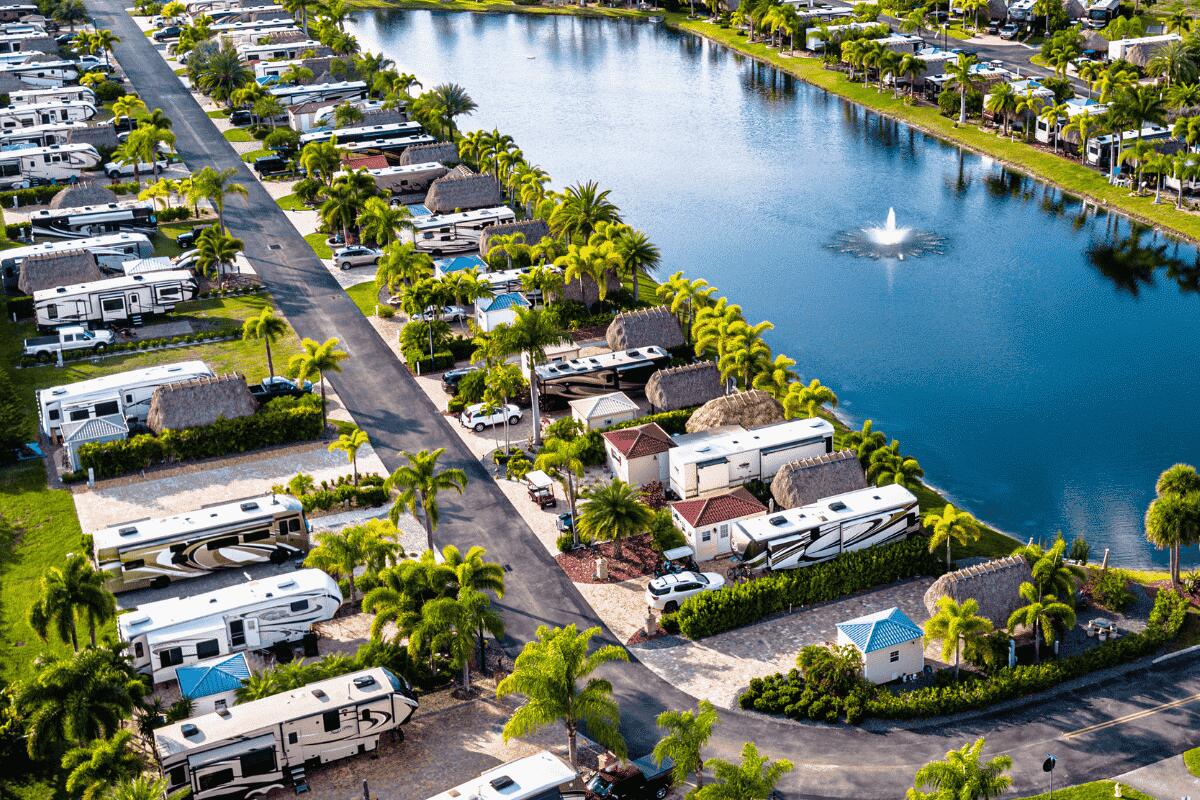 SILVER PALMS RV VILLAGE - Land