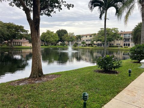 A home in Lauderdale Lakes