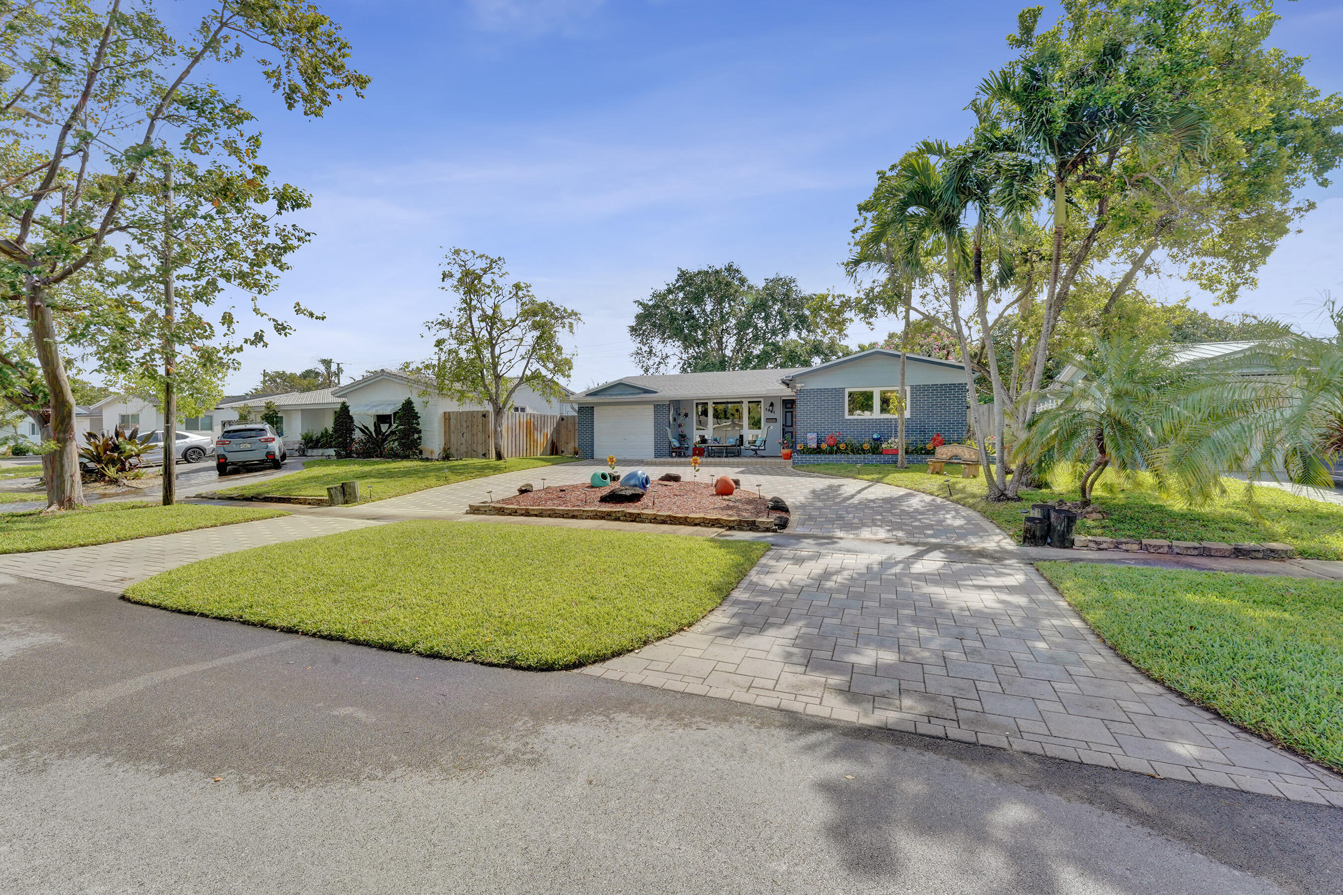 HOLLYWOOD HILLS AMEN PLAT - Residential