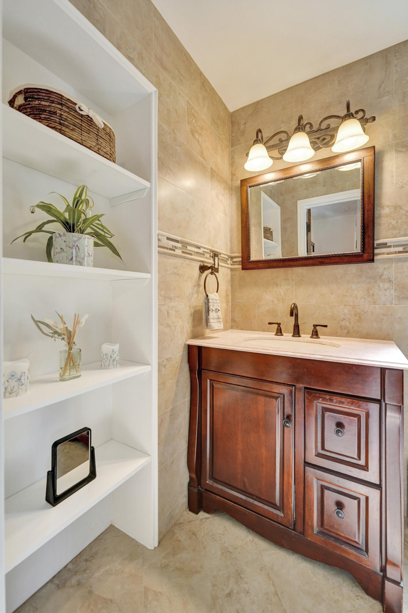 HOLLYWOOD HILLS AMEN PLAT - Residential