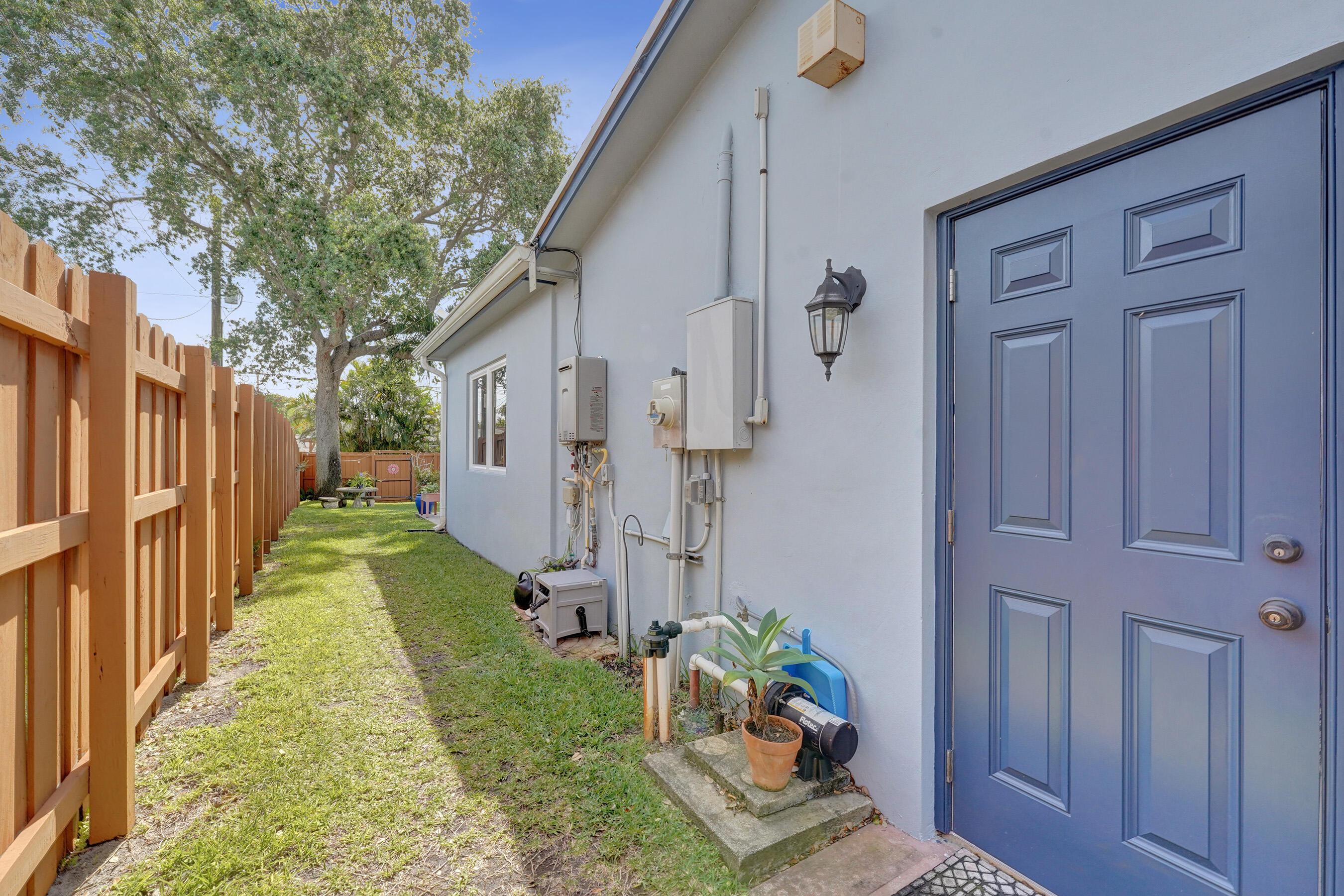 HOLLYWOOD HILLS AMEN PLAT - Residential