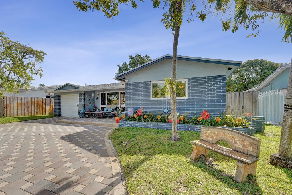 Photo of 1921 N 49th Avenue, Hollywood, FL 33021 (MLS # B26016124)