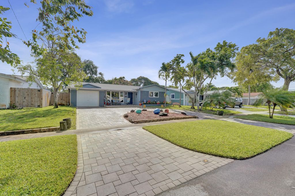 Photo of 1921 N 49th Avenue, Hollywood, FL 33021 (MLS # B26016124)