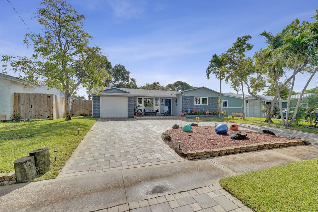 Photo of 1921 N 49th Avenue, Hollywood, FL 33021 (MLS # B26016124)