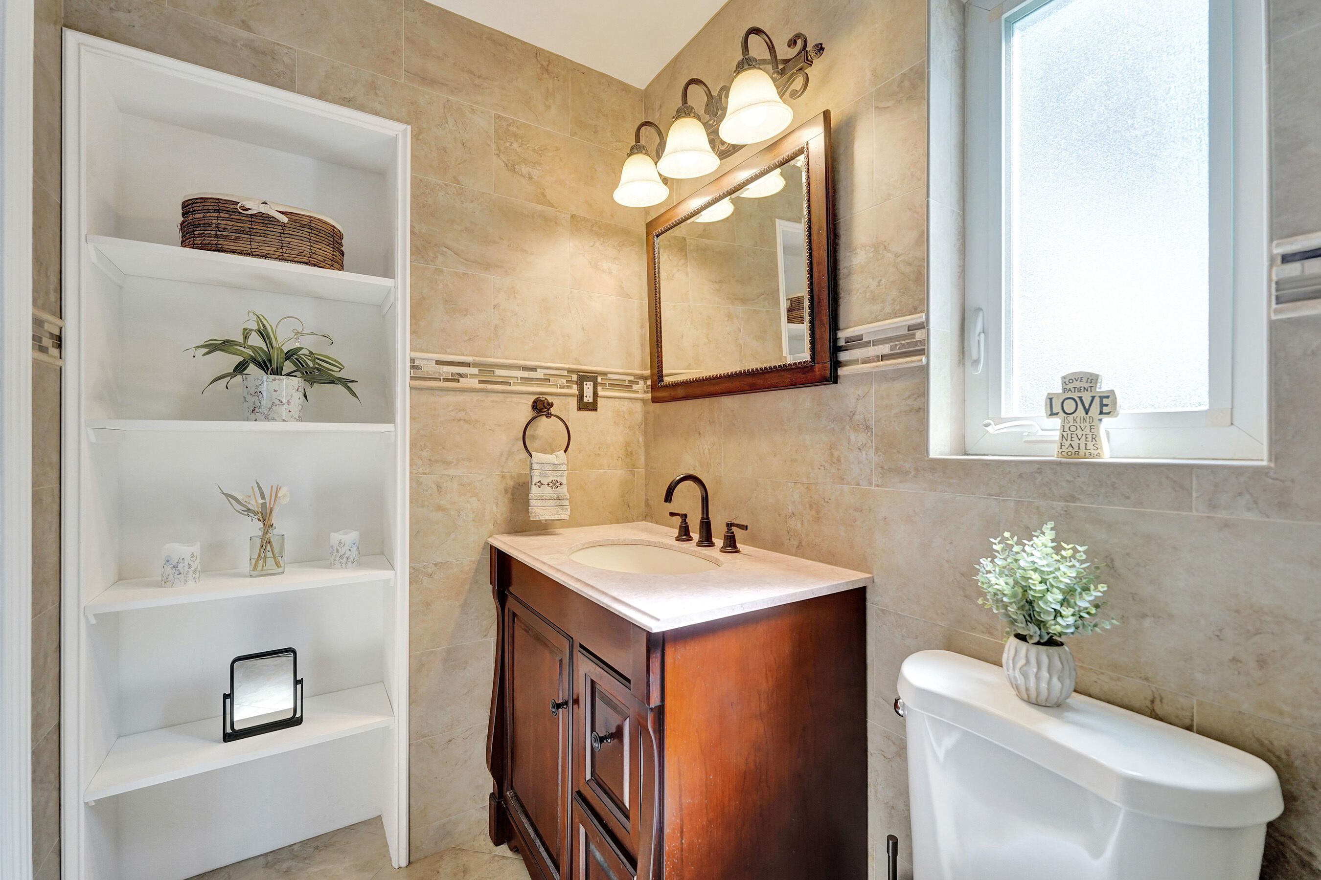 HOLLYWOOD HILLS AMEN PLAT - Residential