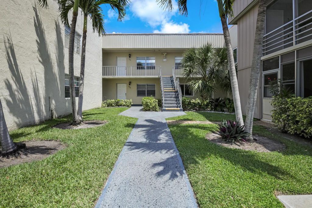 Photo of 510 Flanders K, Delray Beach, FL 33484 (MLS # R11104168)