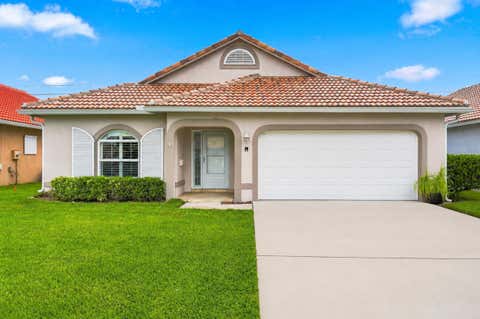 Photo of 4357 SE SCOTLAND CAY Way, Stuart, FL 34997 (MLS # B26061749)
