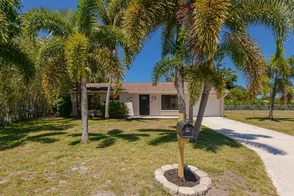 Photo of 207 SW Bridgeport Drive, Port Saint Lucie, FL 34953 (MLS # R11083708)