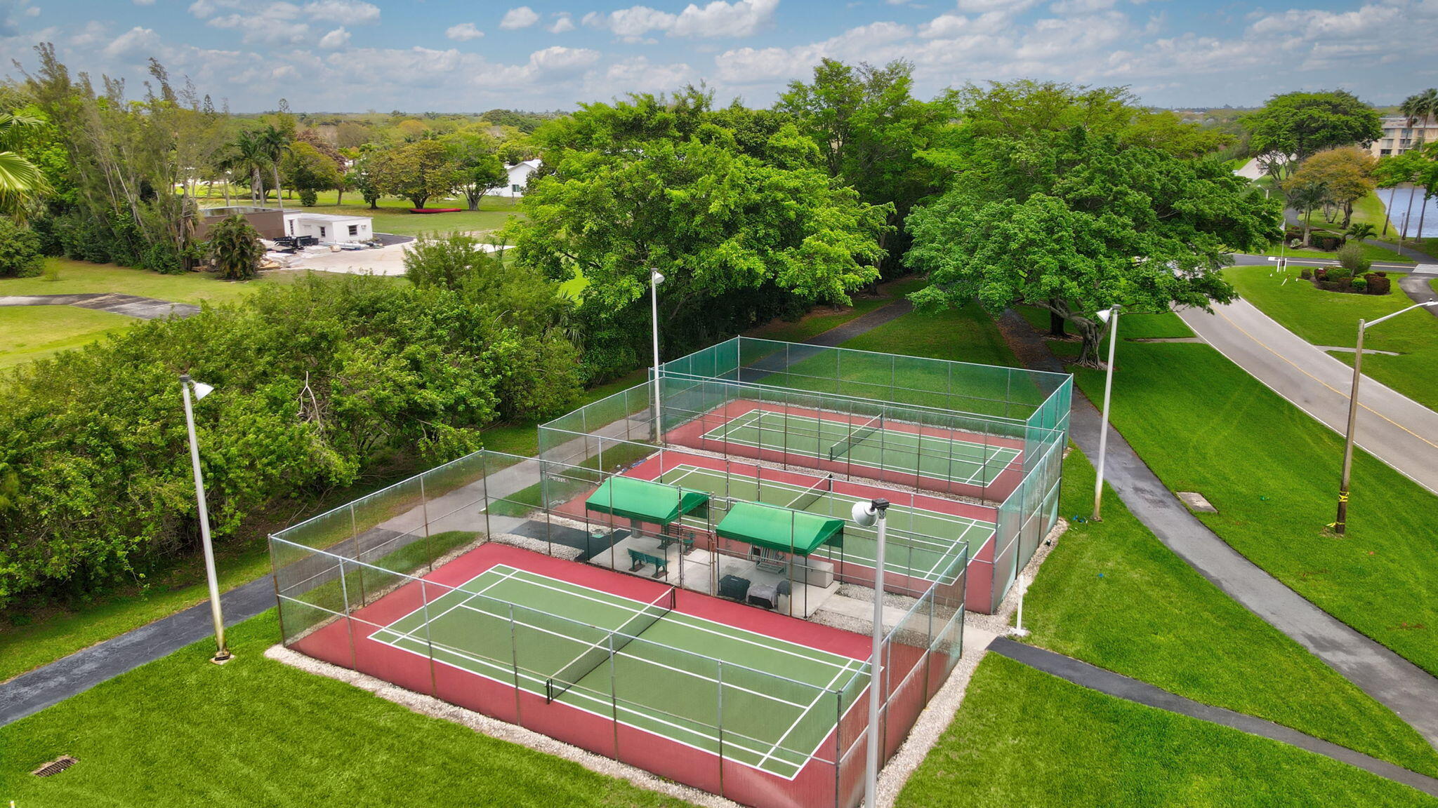 HUNTINGTON LAKES SEC FIVE CONDOS - Residential