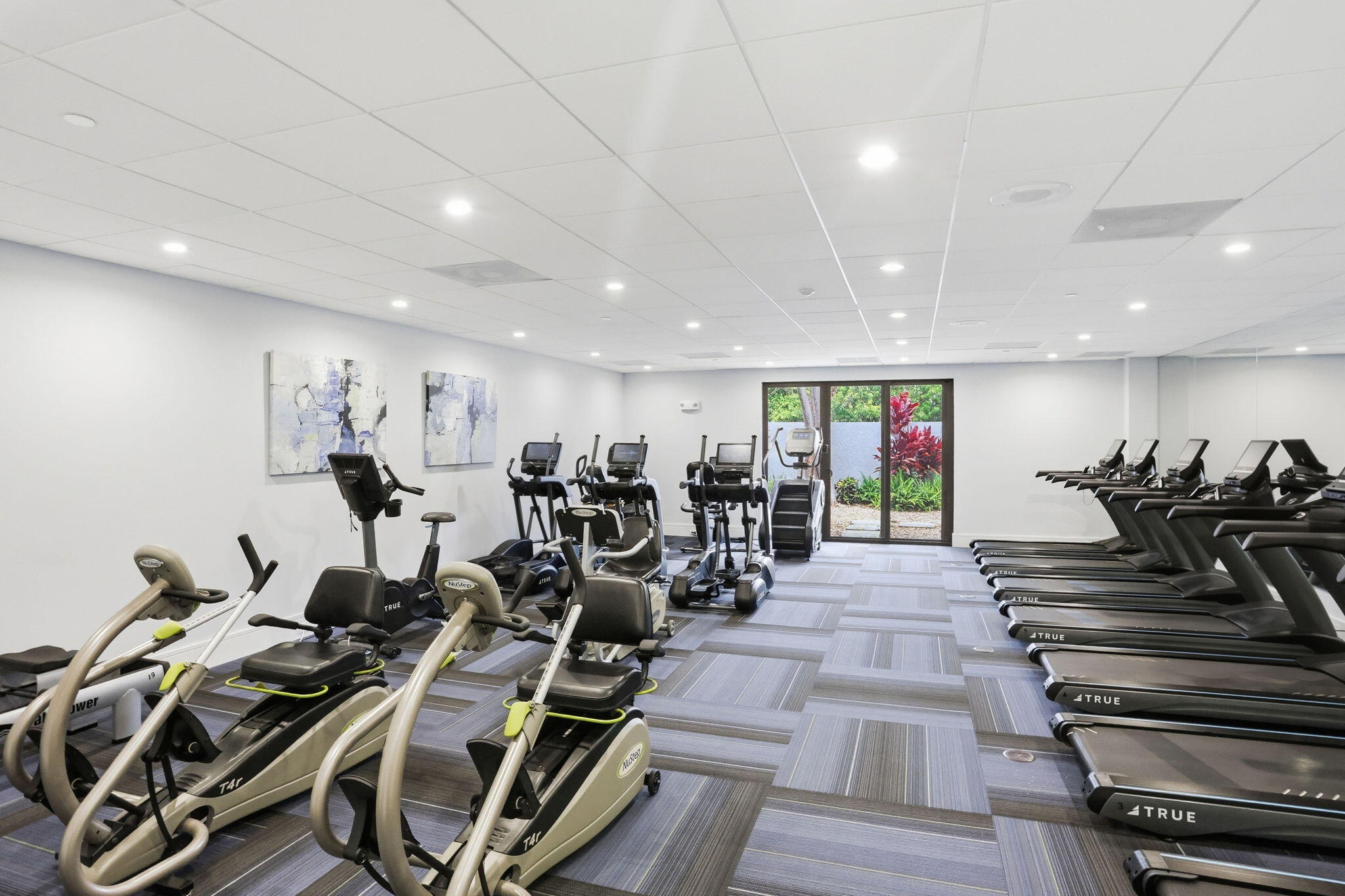 HUNTINGTON LAKES SEC FIVE CONDOS - Residential