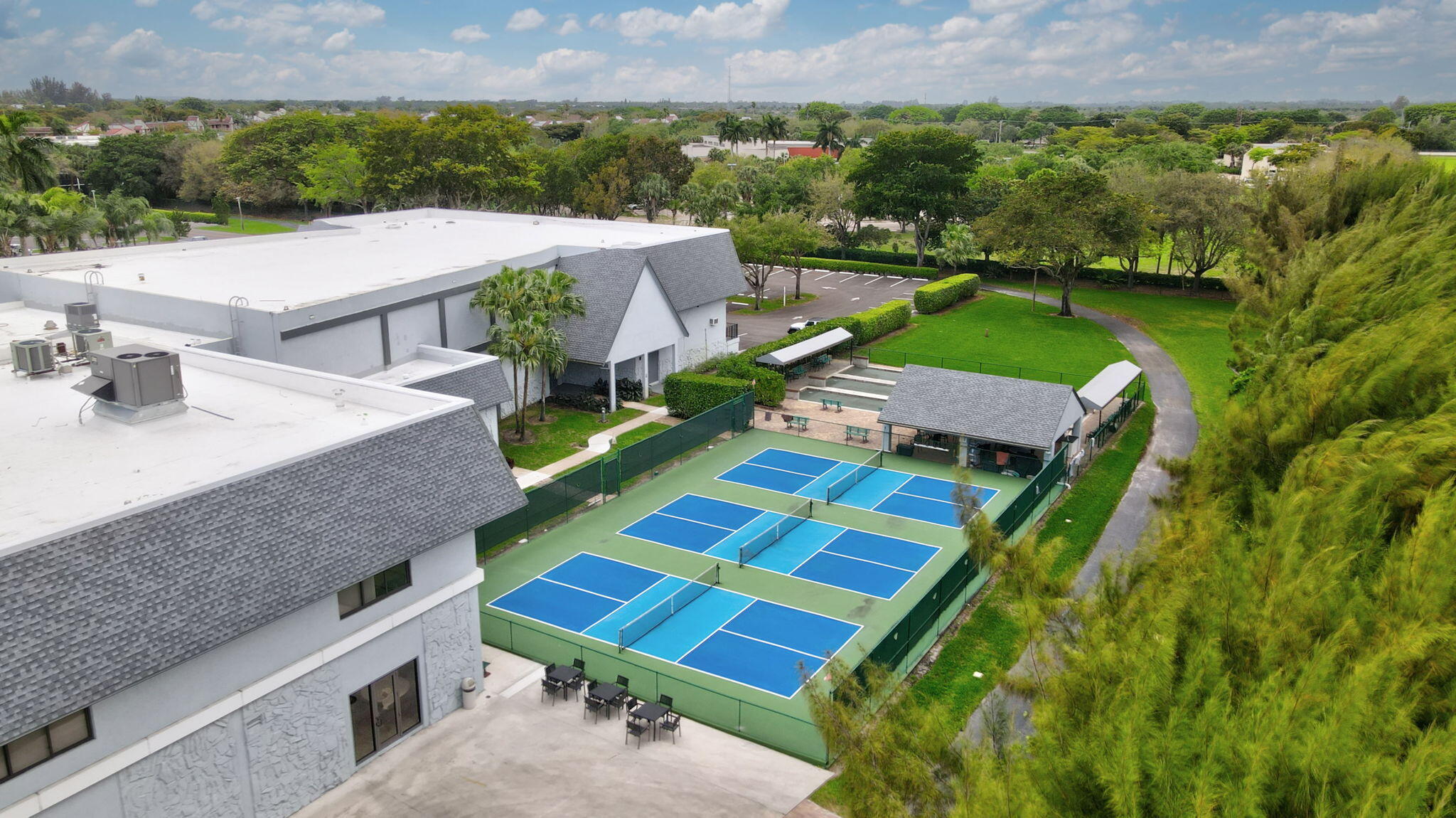 HUNTINGTON LAKES SEC FIVE CONDOS - Residential