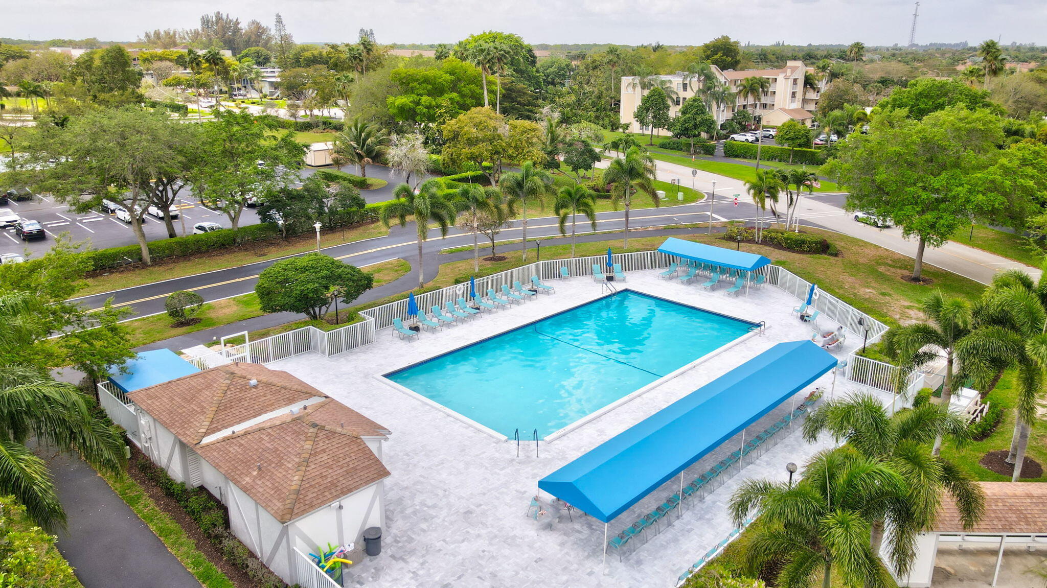 HUNTINGTON LAKES SEC FIVE CONDOS - Residential