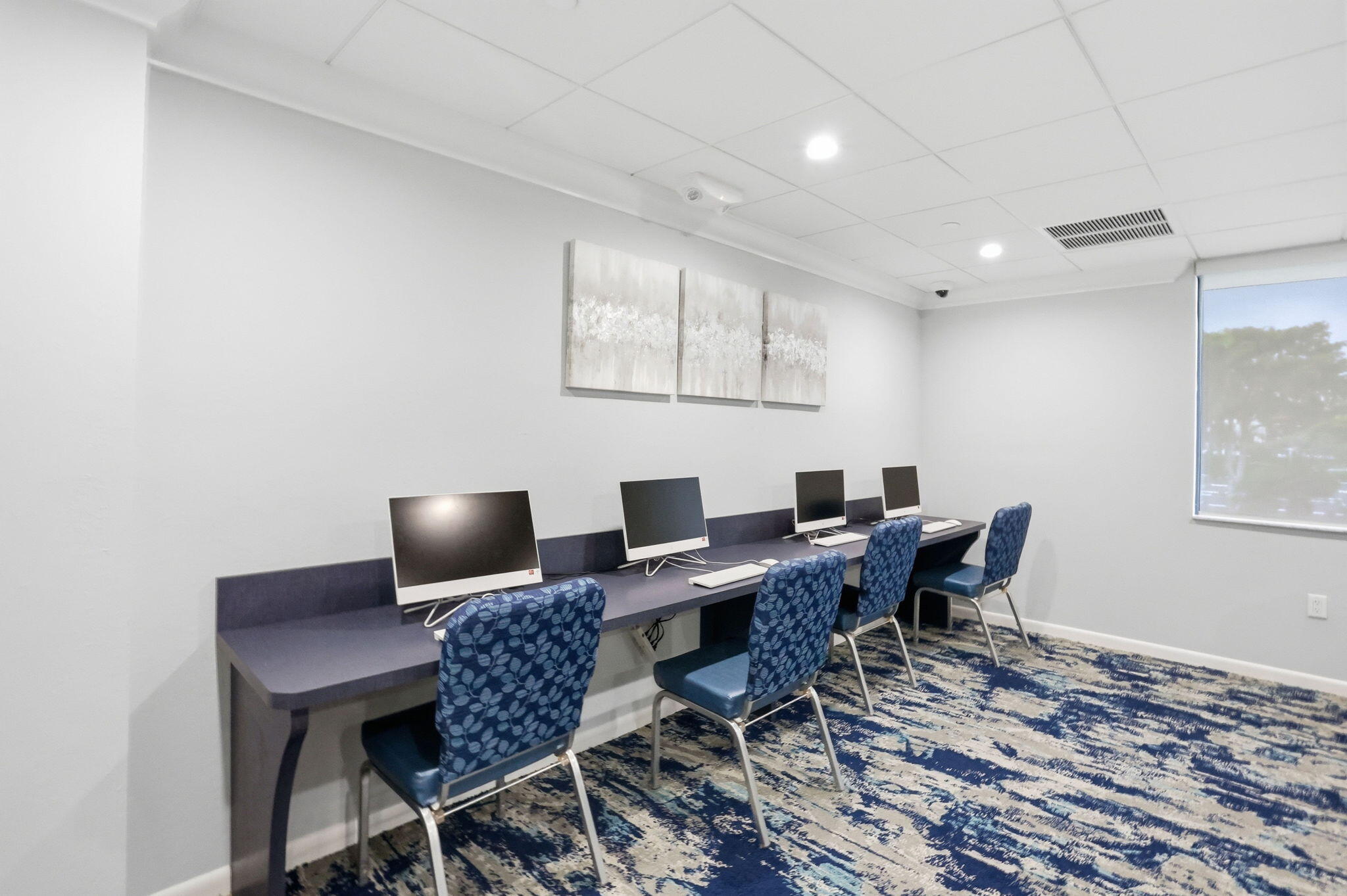 HUNTINGTON LAKES SEC FIVE CONDOS - Residential