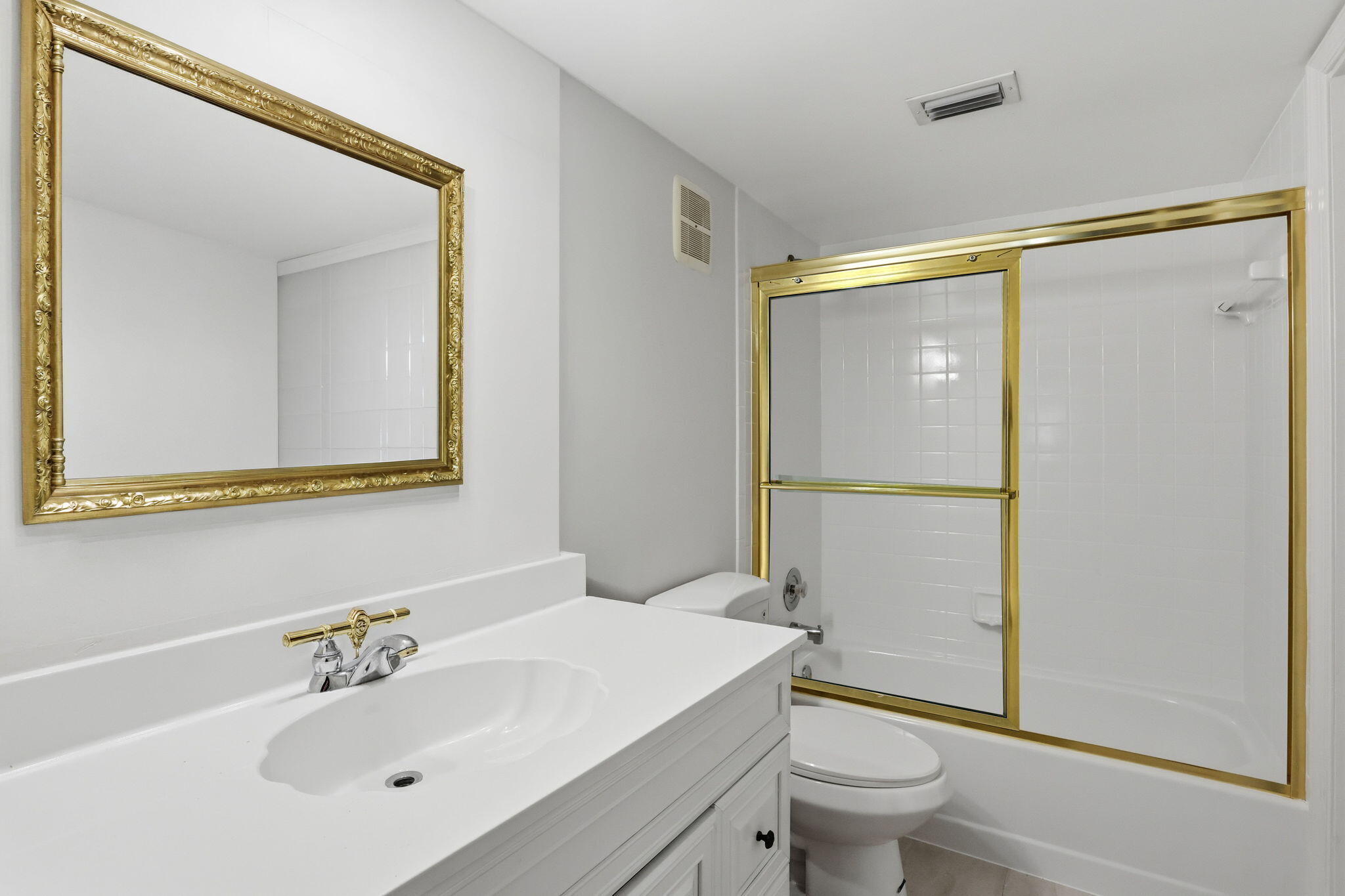 HUNTINGTON LAKES SEC FIVE CONDOS - Residential