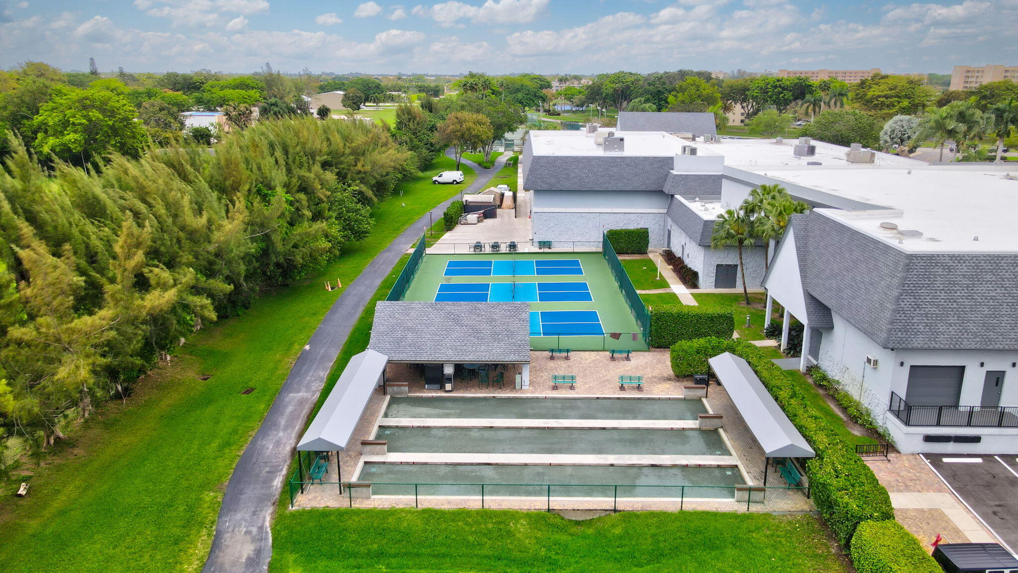 HUNTINGTON LAKES SEC FIVE CONDOS - Residential